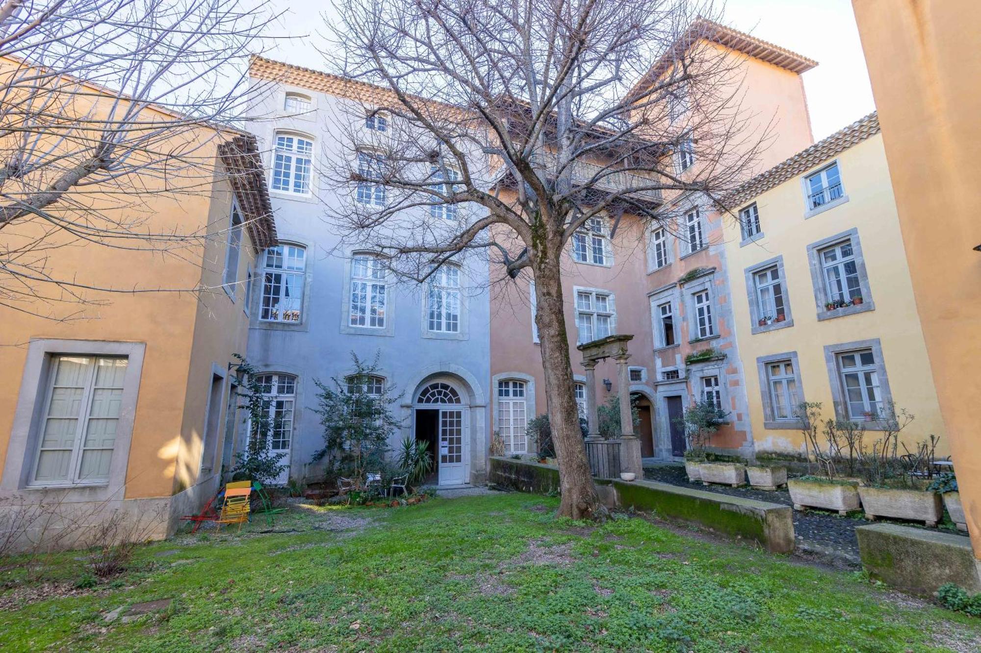 Bel Appartement Avec Cour Au Coeur De La Bastide Carcassonne Exterior photo